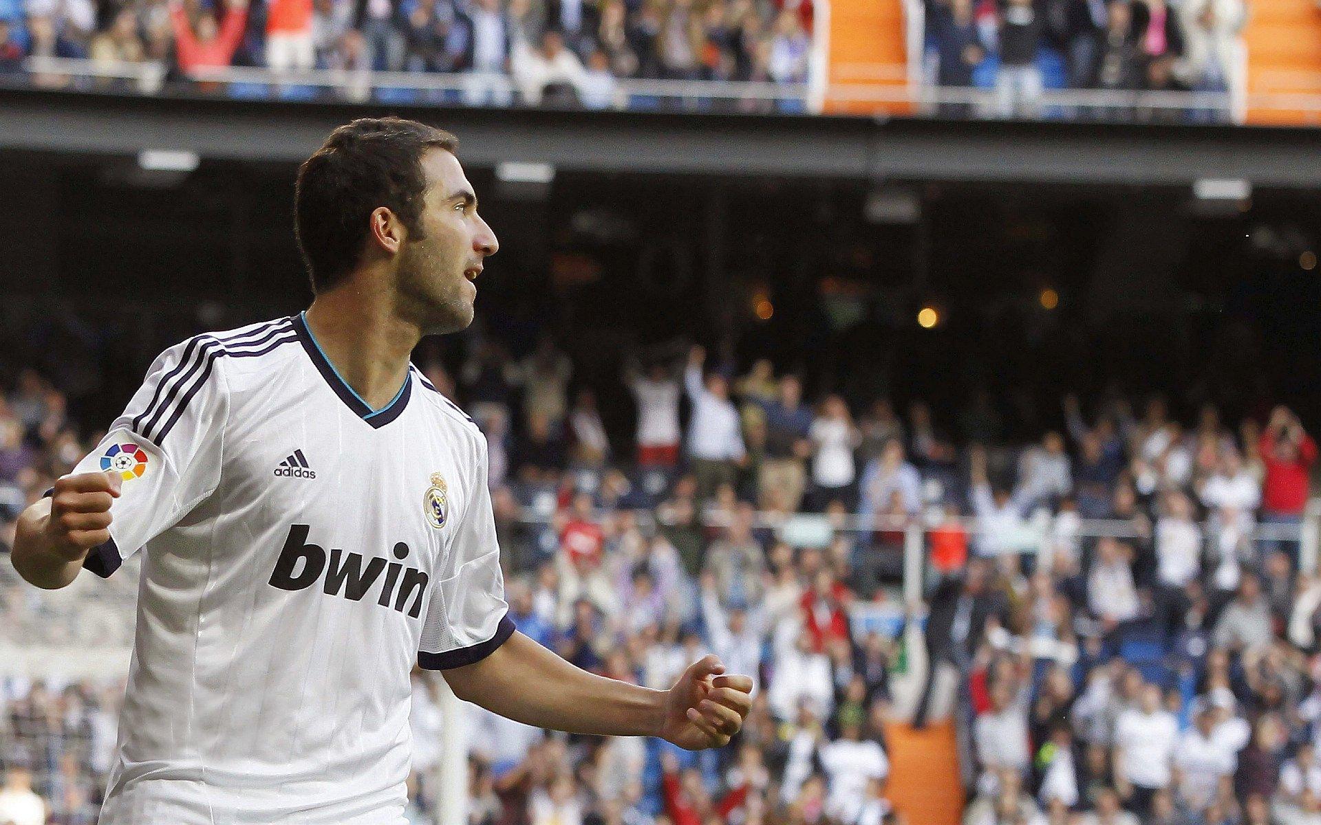 全国田径锦标赛跳远项目激烈角逐 新星闪耀刷新个人最佳