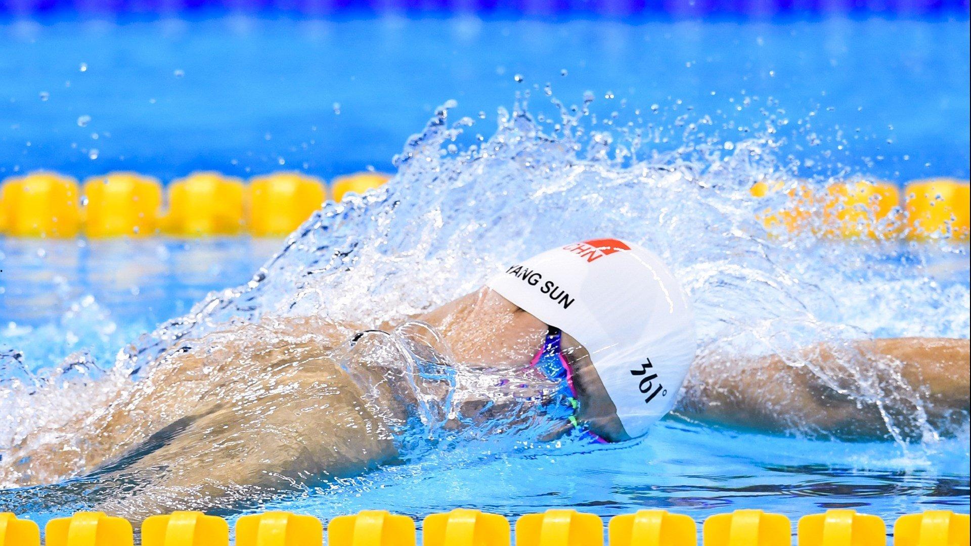 冰雪运动热潮席卷全国，青少年选手崭露头角