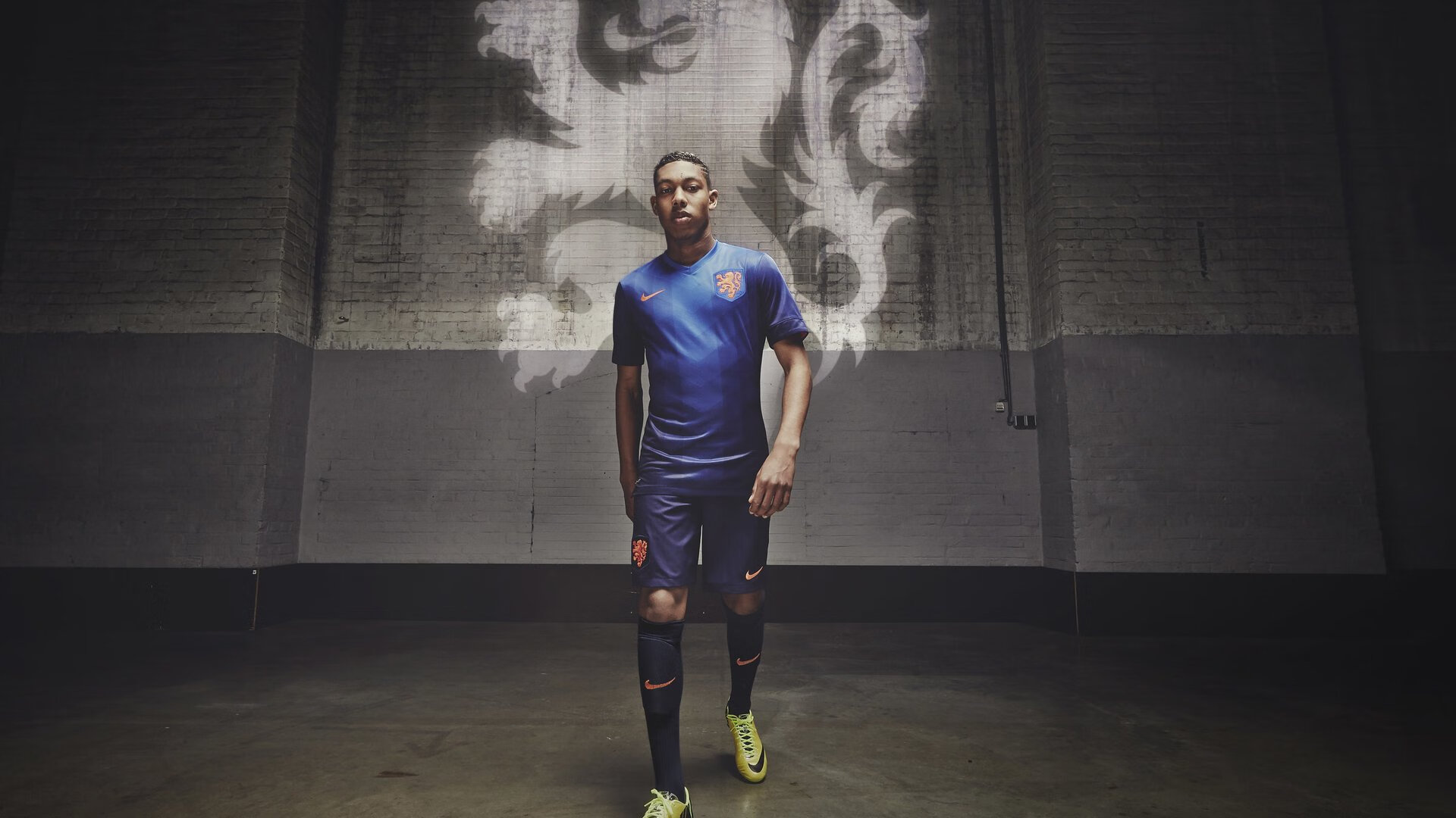 点球大战惊心动魄，蓝鹰绝杀红魔捧杯